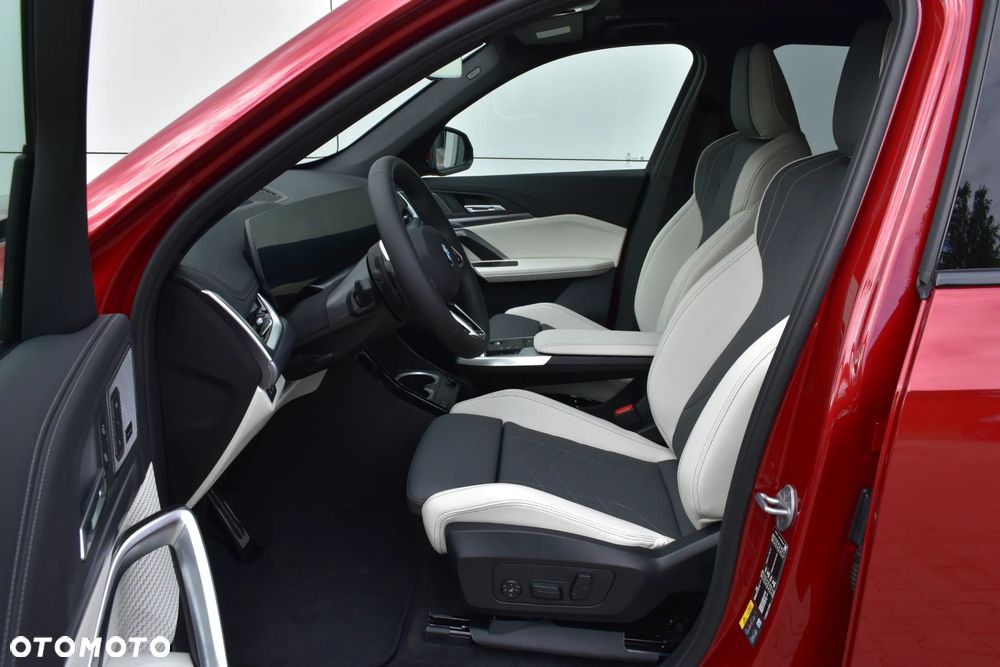 BMW iX1 xDrive30 66.5kWh M Sport Edition - 16