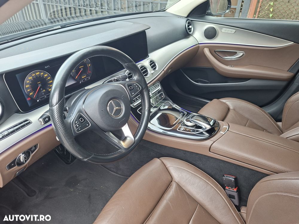 Mercedes-Benz E 220 d 4MATIC Aut. - 34