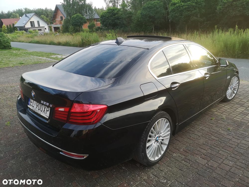 BMW Seria 5 525d Luxury Line - 4