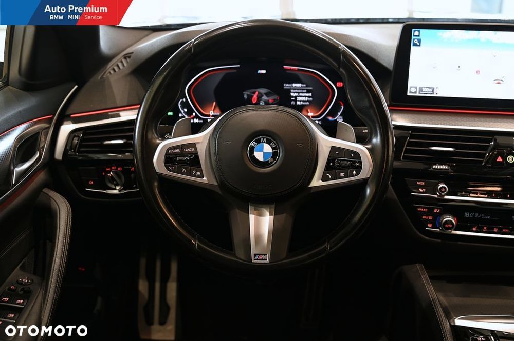 BMW Seria 5 520i mHEV - 10