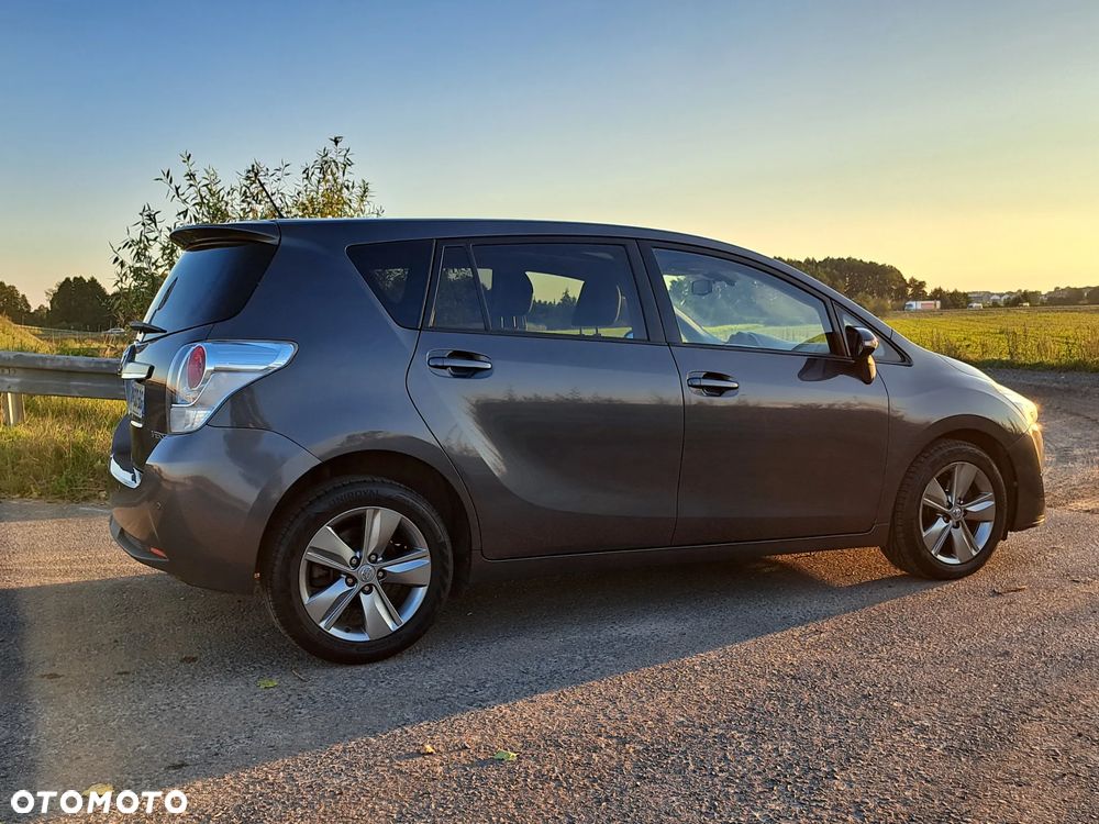 Toyota Verso 1.6 D-4D Prestige - 37