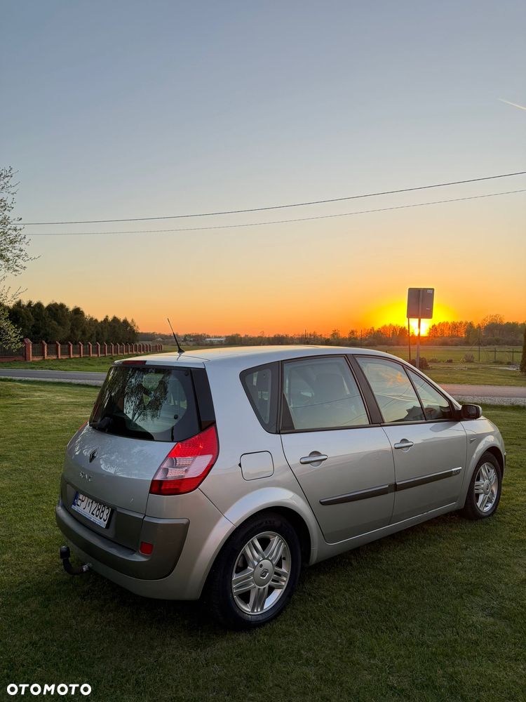 Renault Scenic 2.0 16V Avantage - 4