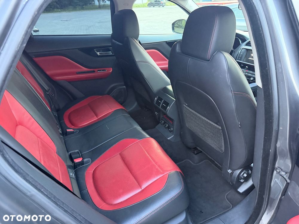Jaguar F-Pace 2.0 i4D AWD R-Sport - 9
