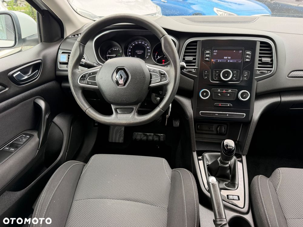 Renault Megane TCe 140 GPF INTENS - 12