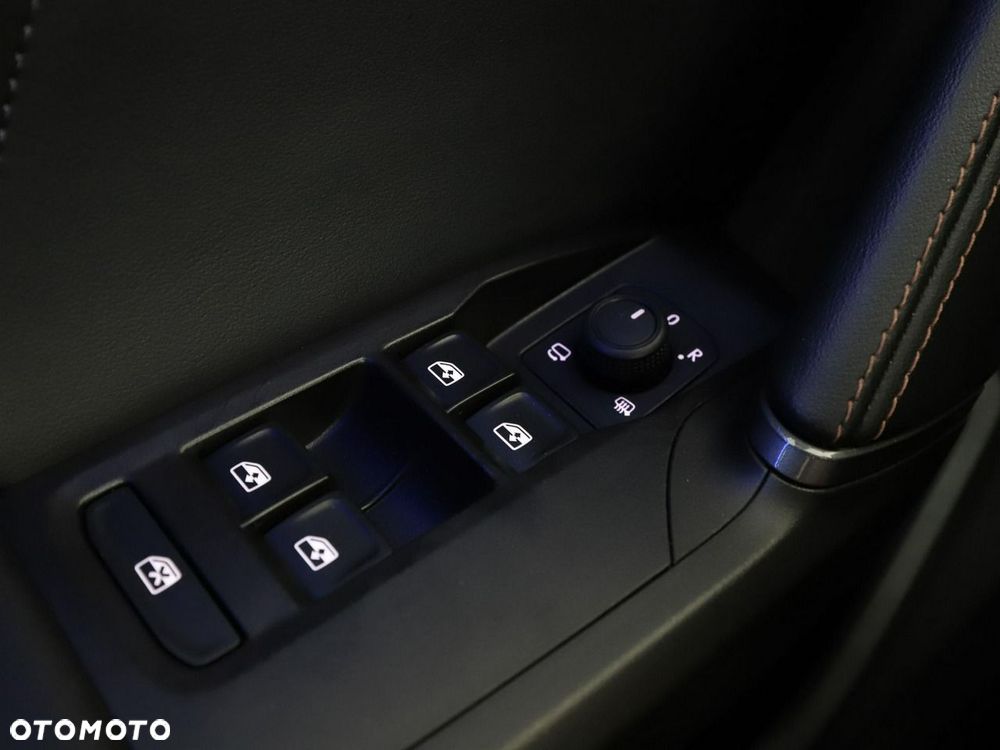 Cupra Leon 1.5 eTSI DSG - 36