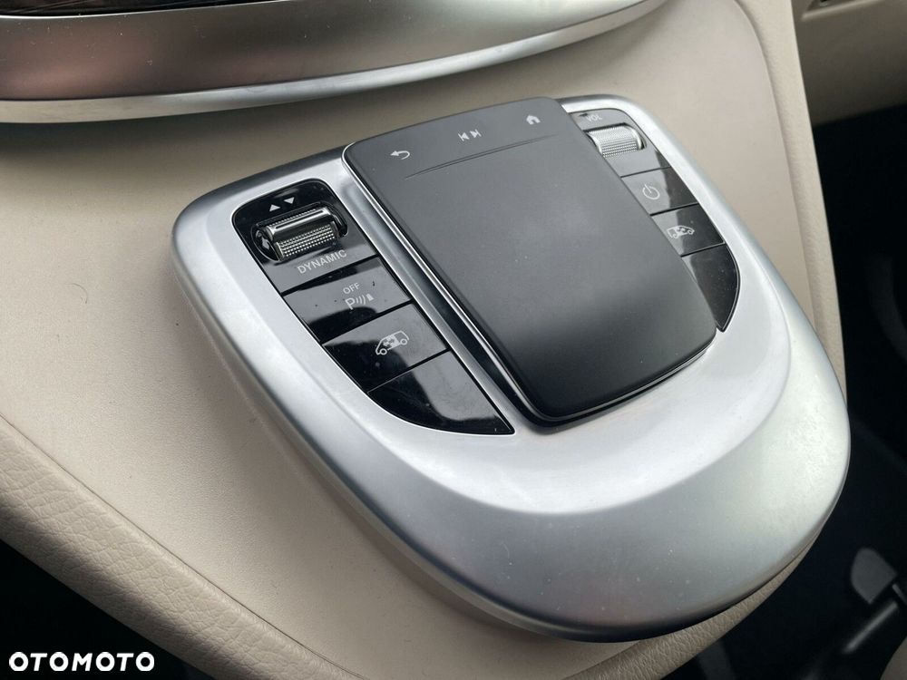 Mercedes-Benz EQV 300 60kWh - 11