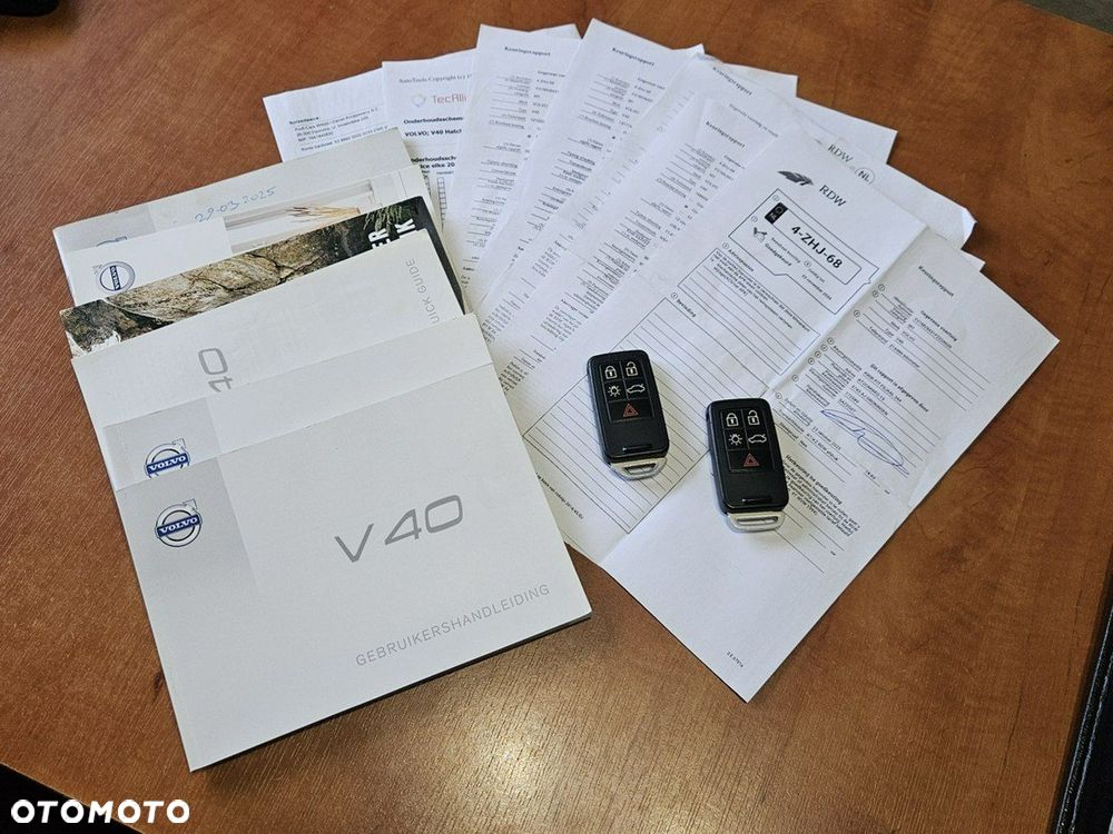 Volvo V40 D2 Momentum - 28