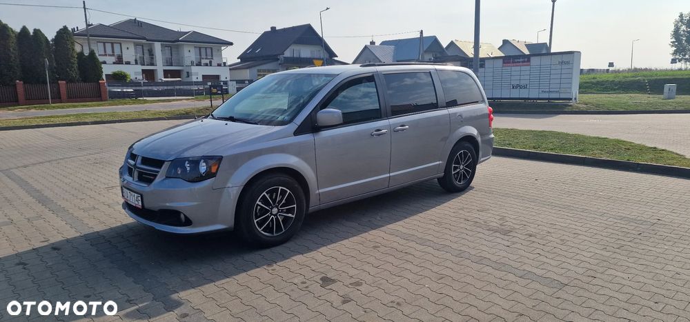 Dodge Grand Caravan - 33