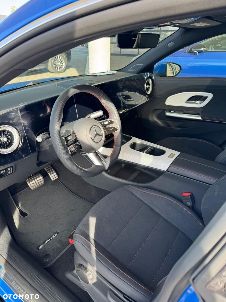 Mercedes-Benz CLA - 5