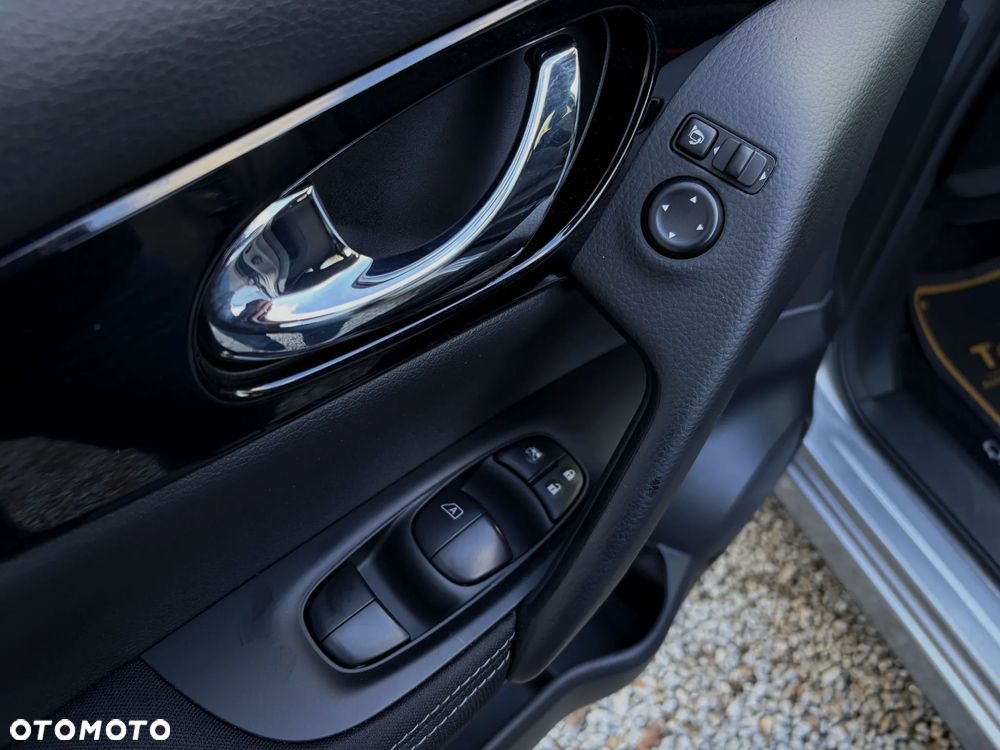 Nissan Qashqai 1.2 DIG-T N-Connecta EU6 - 31