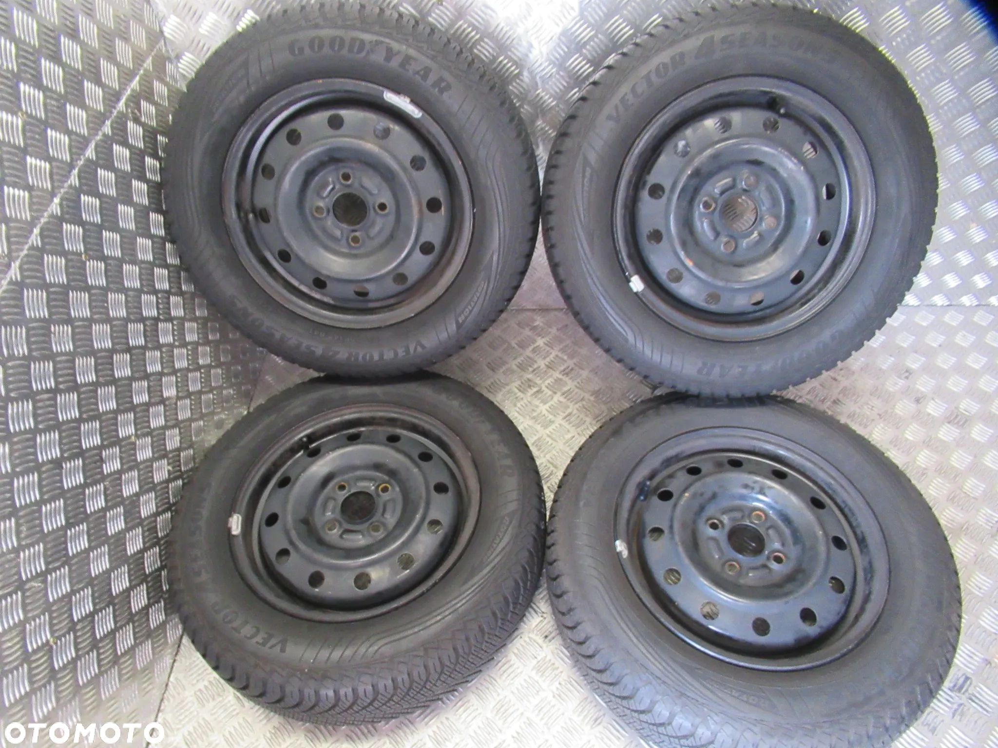 Koła Toyota Yaris Suzuki Ignis Baleno Swift 5Jx14 et45 4x100 - 1