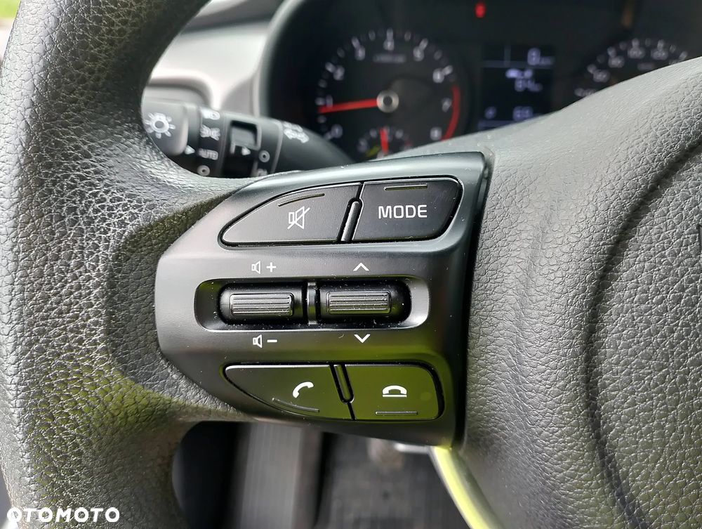 Kia Rio 1.2 L - 26