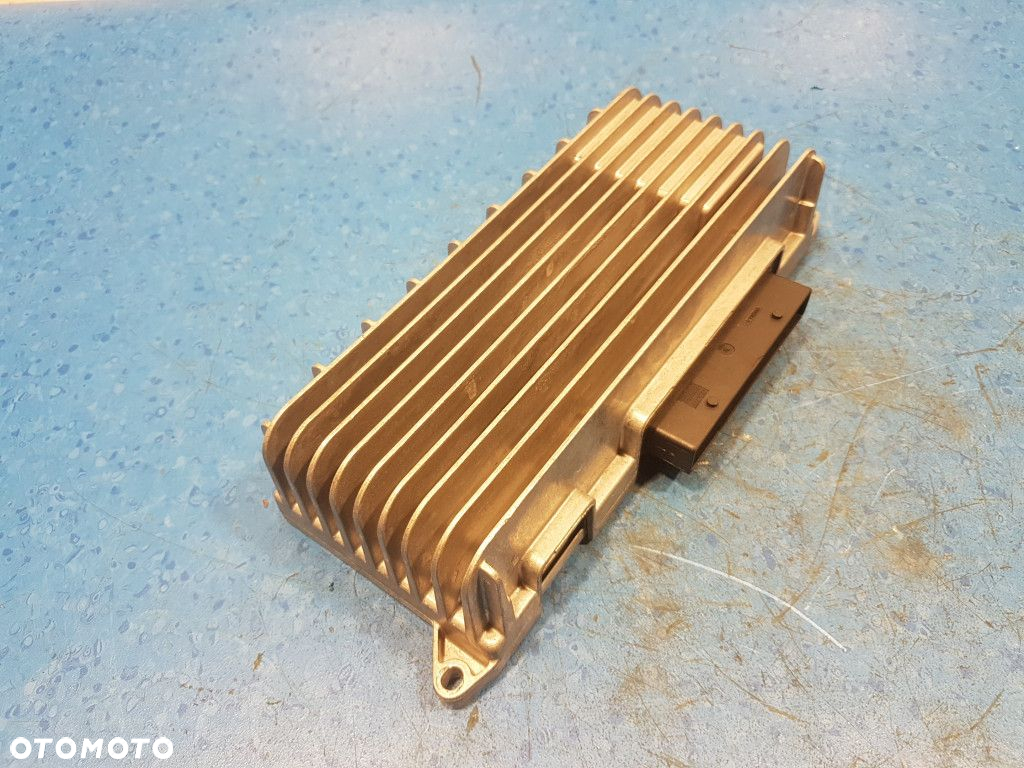 AUDI A4 B8 WZMACNIACZ 8T0035223AE - 2