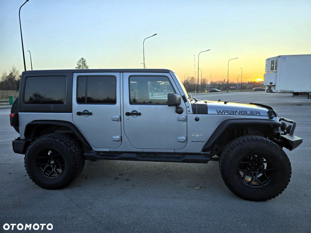 Jeep Wrangler 3.6 Unlim Sahara - 22