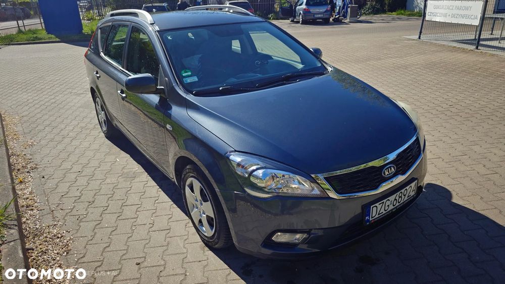 Kia Ceed - 1