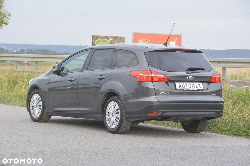 Ford Focus 1.0 EcoBoost Trend Edition Business - 4