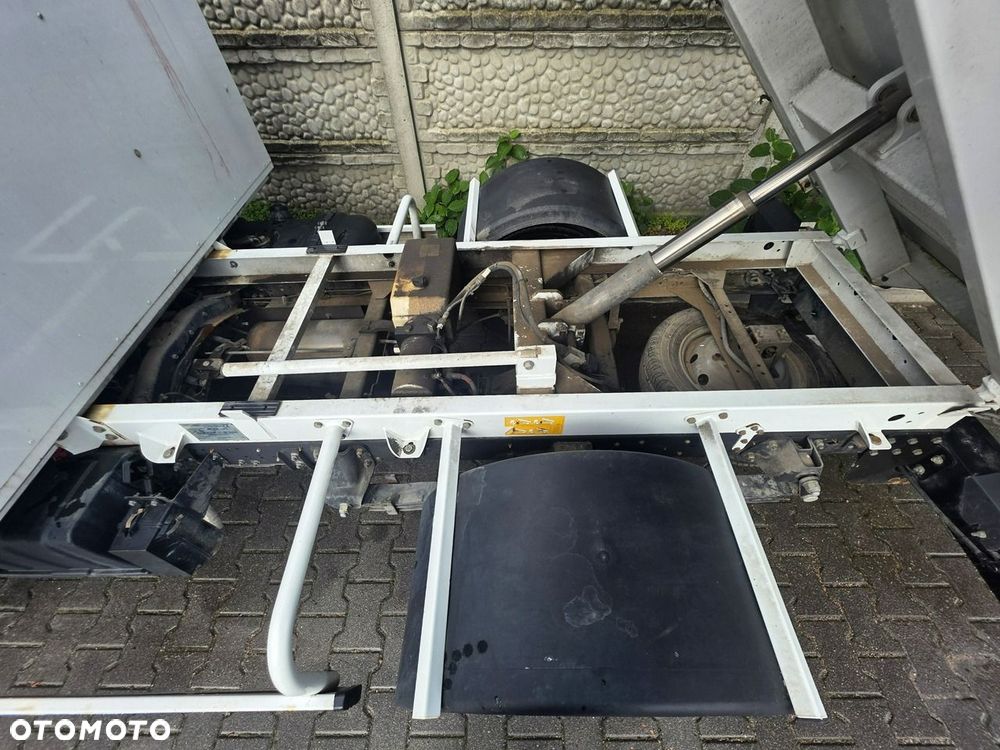 Renault Maxity - 20
