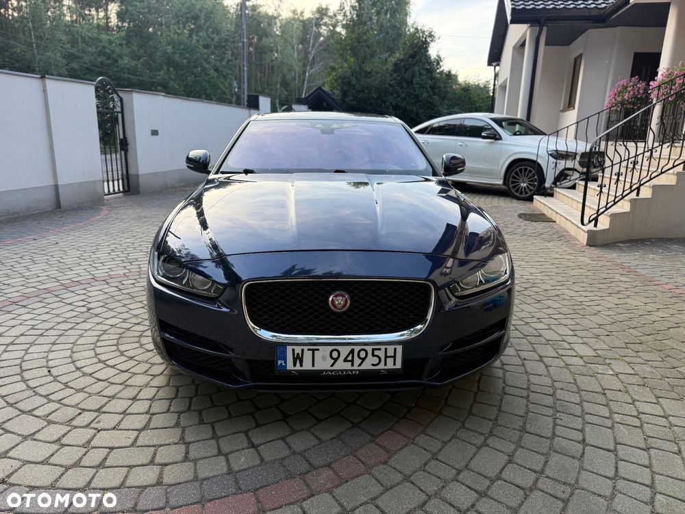 Jaguar XE 25t AWD Prestige - 2