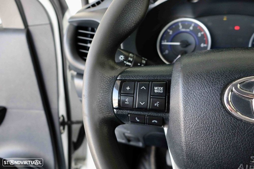 Toyota Hilux 4X4 150 CV 2L - 8