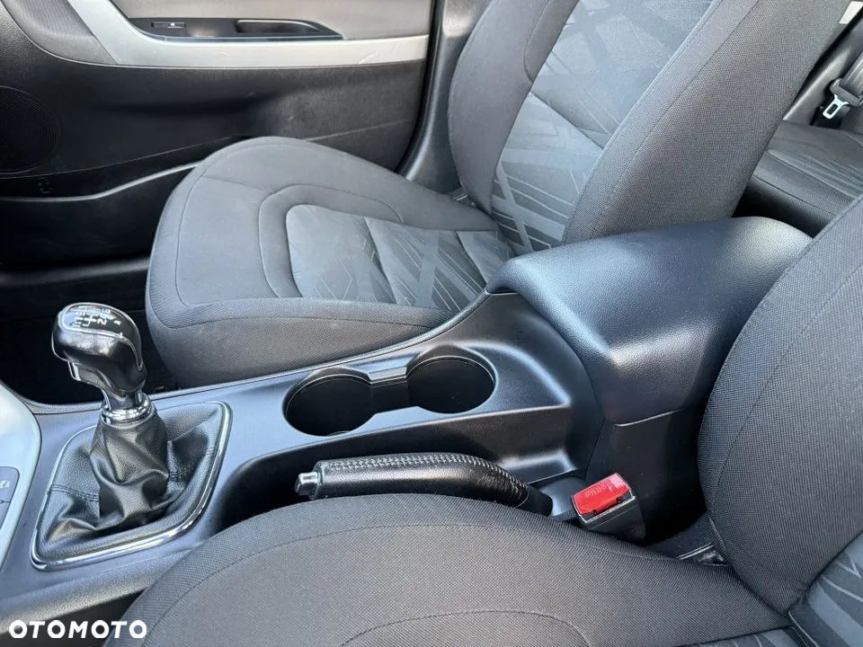 Kia Ceed 1.4 CVVT ISG Dream Team Edition - 25