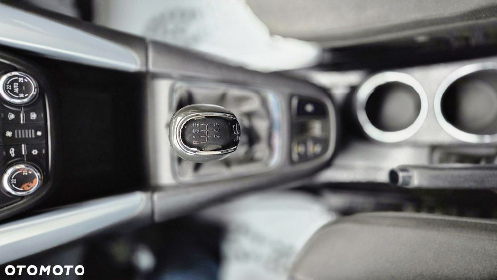 Opel Zafira 1.6 T 120 Lat S&S - 32