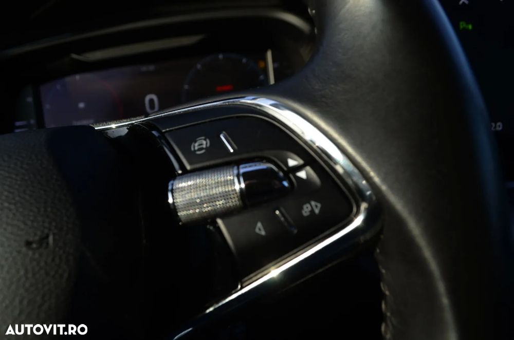 Skoda Octavia Combi 2.0 TDI DSG Selection - 23