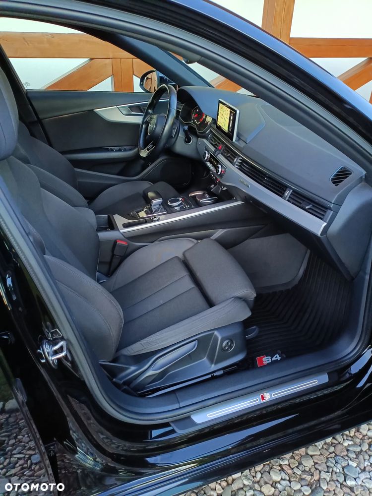 Audi A4 Avant 2.0 TDI Quattro S tronic - 26