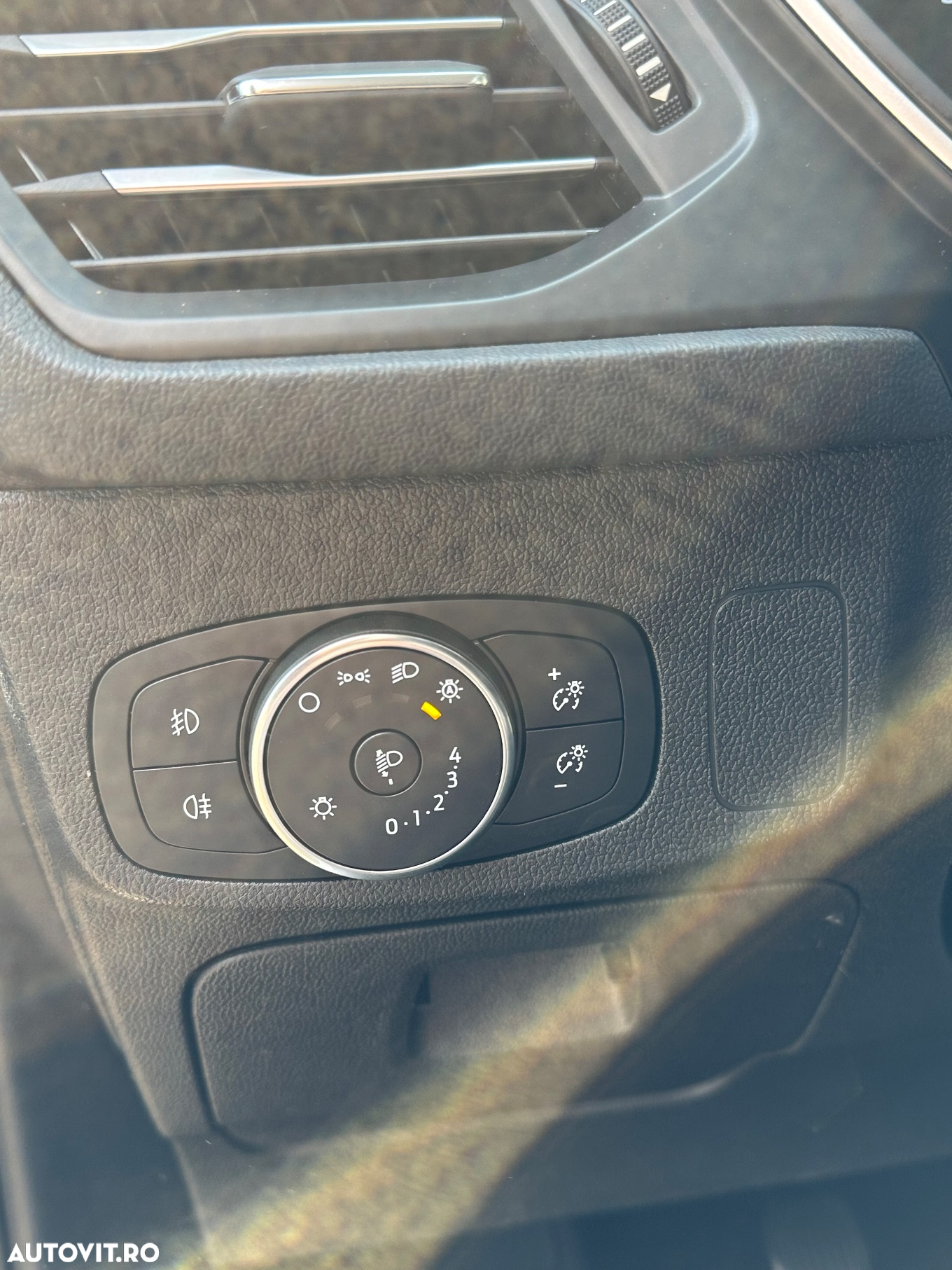 Ford Focus 1.5 EcoBlue Start-Stopp-System TITANIUM DESIGN - 18