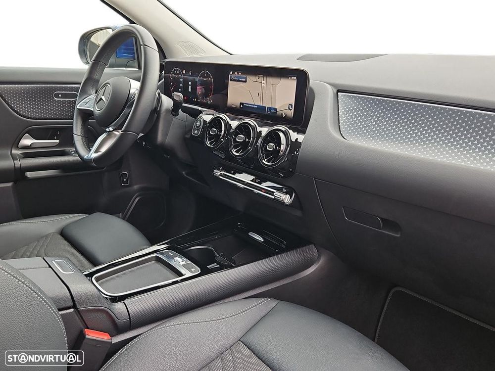 Mercedes-Benz GLA 180 d Progressive - 14