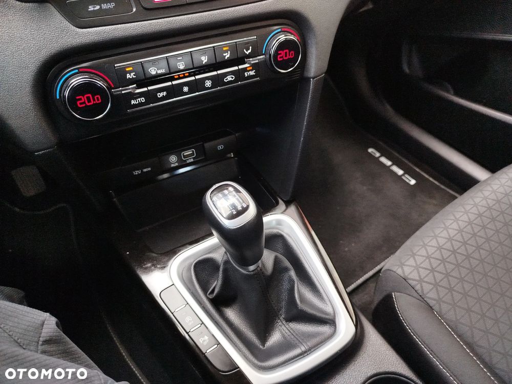 Kia Ceed 1.0 T-GDI ISG Platinum Edition - 18