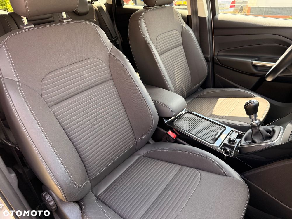 Ford Kuga 1.5 EcoBoost 2x4 Titanium - 22