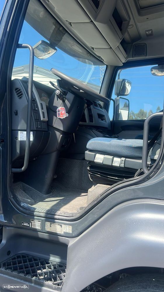 Volvo FL 240.12 11990 TONELADAS COM PLATAFORMA CAIXA - 28