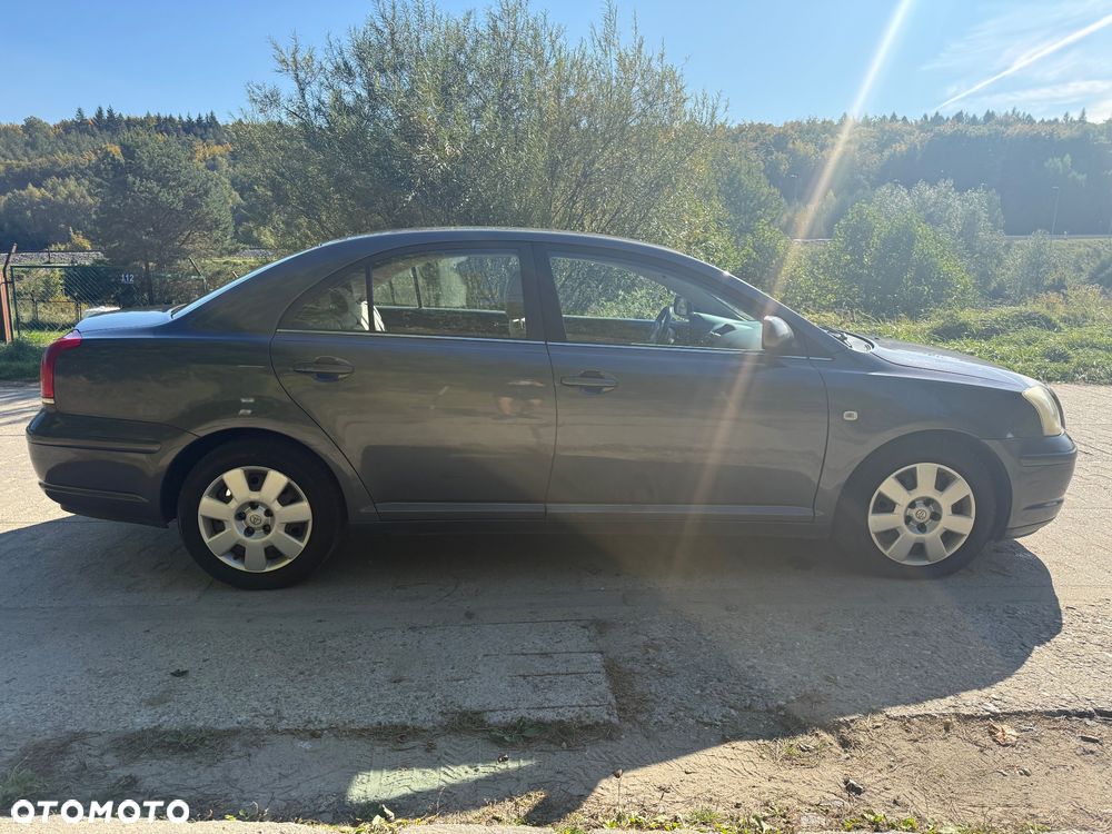 Toyota Avensis - 5