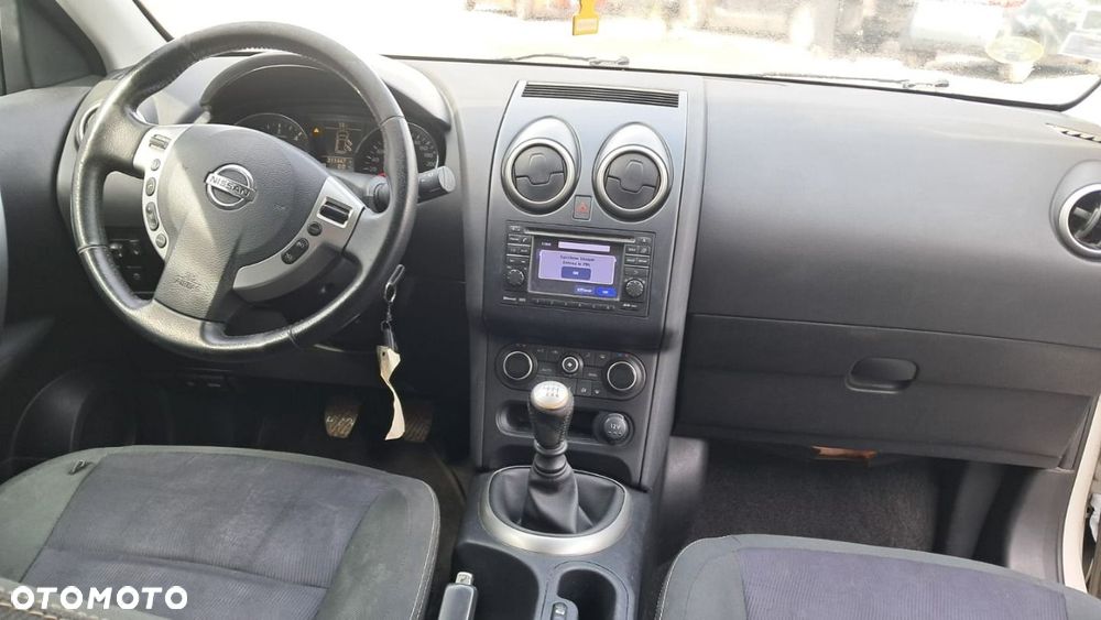 Nissan Qashqai - 12