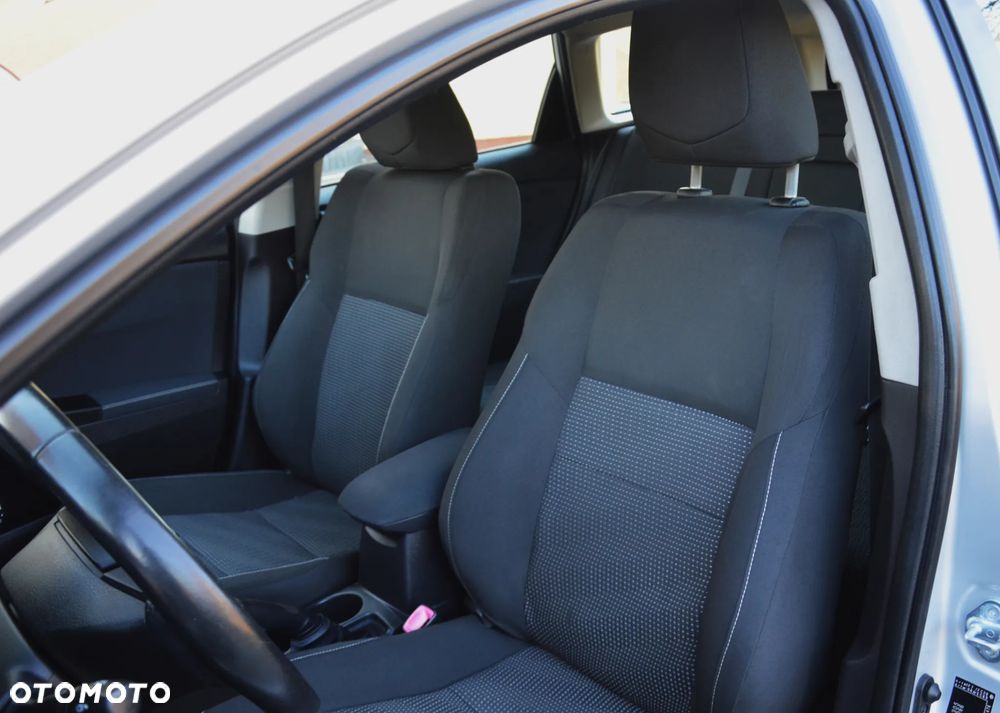 Toyota Auris - 14