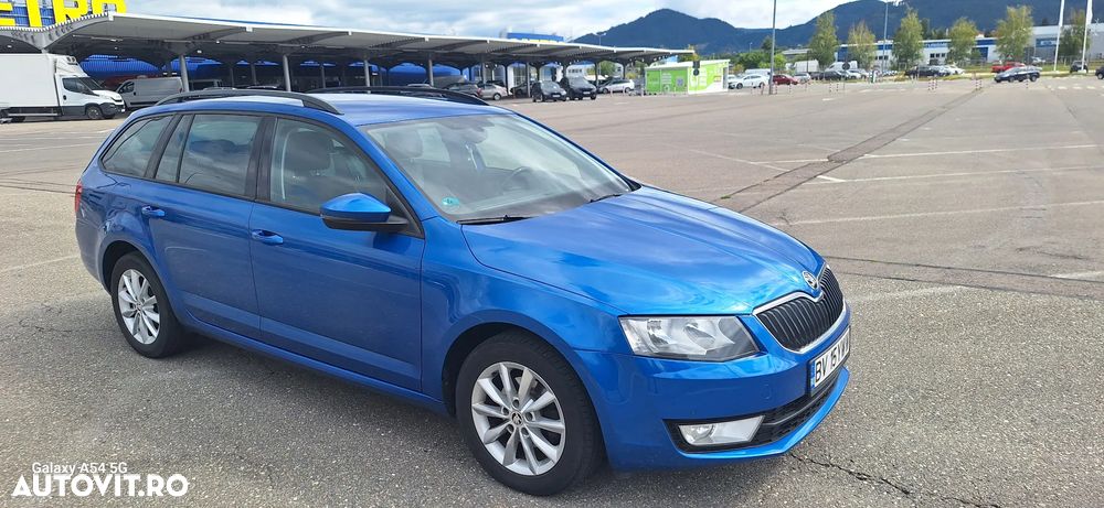 Skoda Octavia 1.6 TDI DSG Style - 4