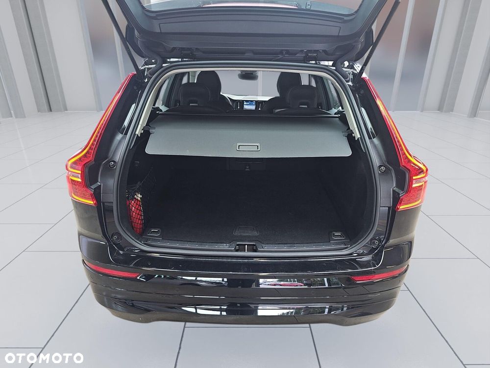 Volvo XC 60 B4 B Essential - 18