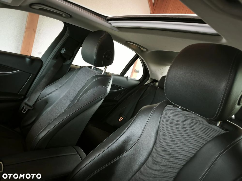 Mercedes-Benz Klasa E 200 4-Matic 9G-TRONIC - 16