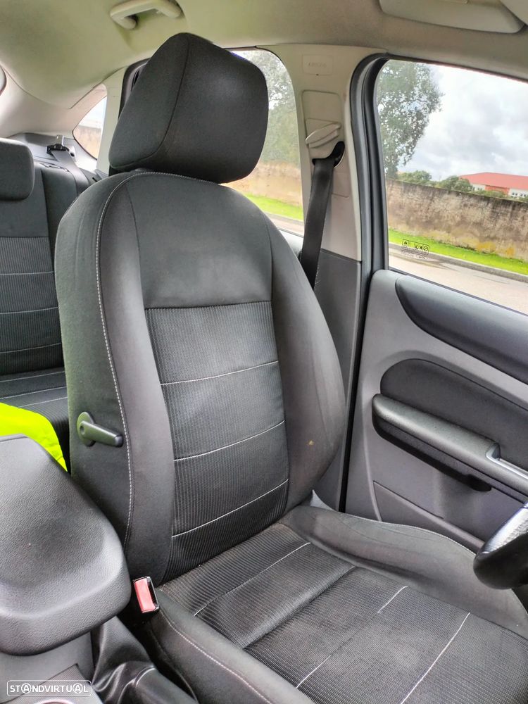 Ford Focus 1.6 TDCi Titanium - 8