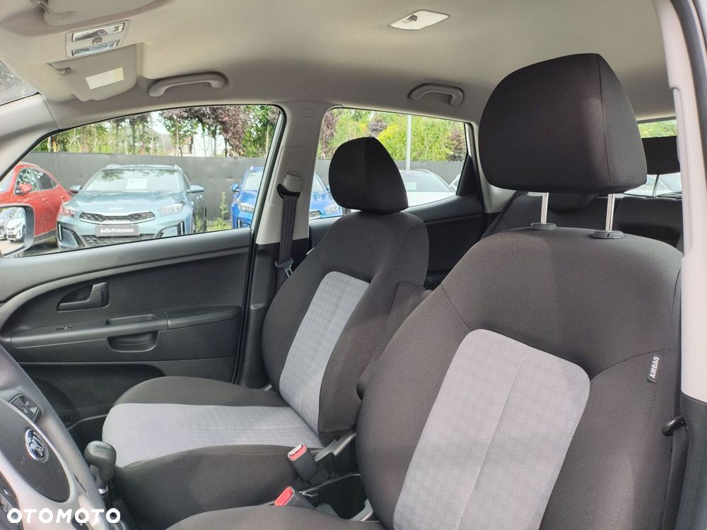Kia Venga 1.4 M - 11