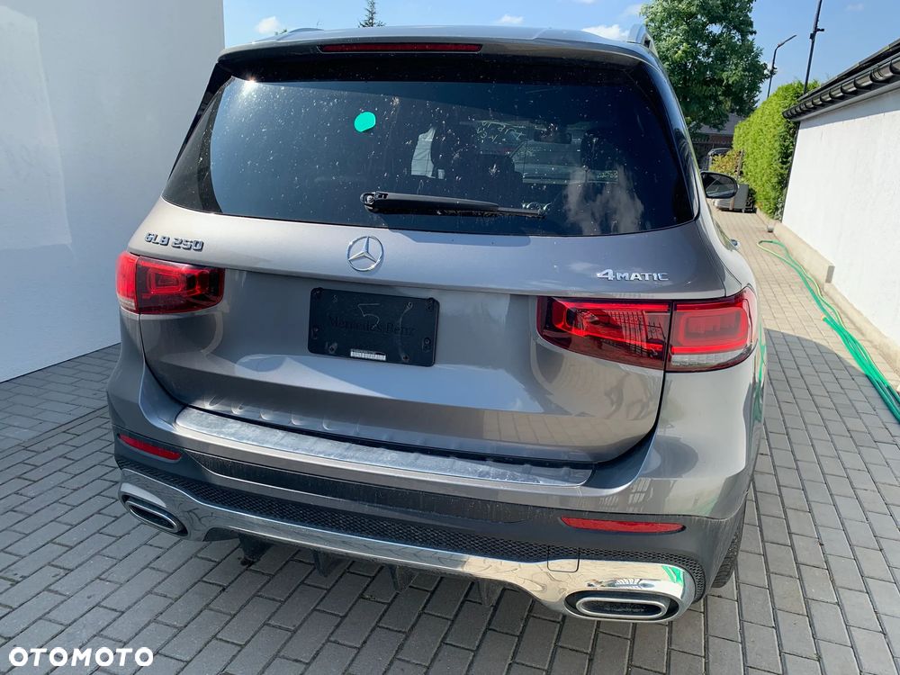 Mercedes-Benz GLB 250 4-Matic 8G-DCT - 7