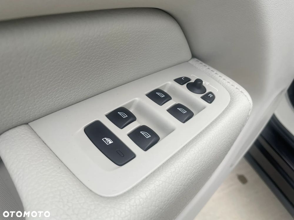 Volvo XC 60 B5 D AWD Inscription - 35