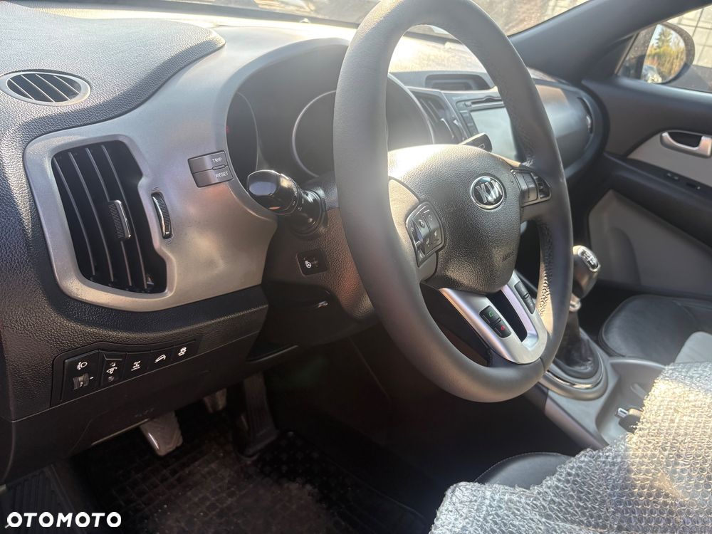 Kia Sportage 2.0 CRDI 4WD Fifa World Cup Edition - 37