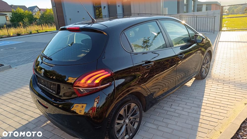 Peugeot 208 - 3