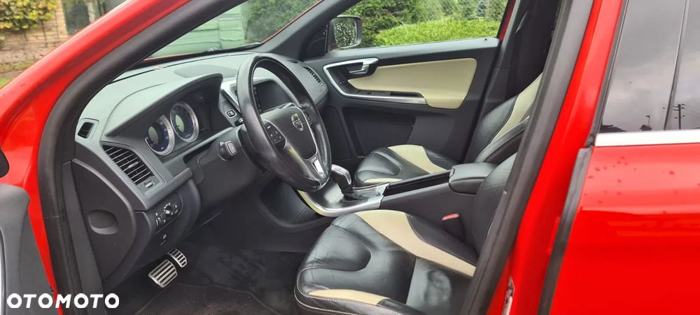 Volvo XC 60 T6 AWD R-Design Momentum - 8
