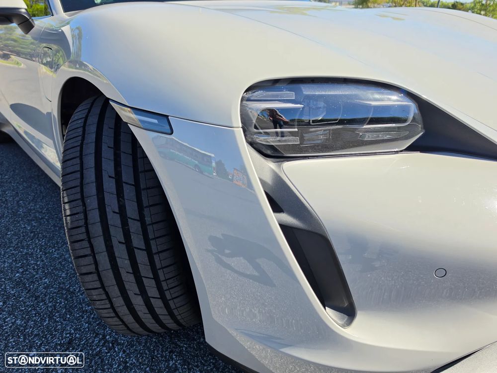 Porsche Taycan 4S - 15