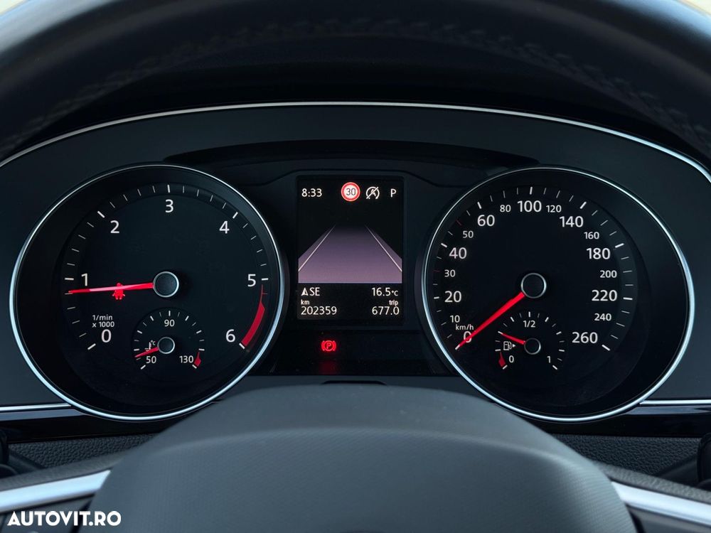 Volkswagen Passat - 20