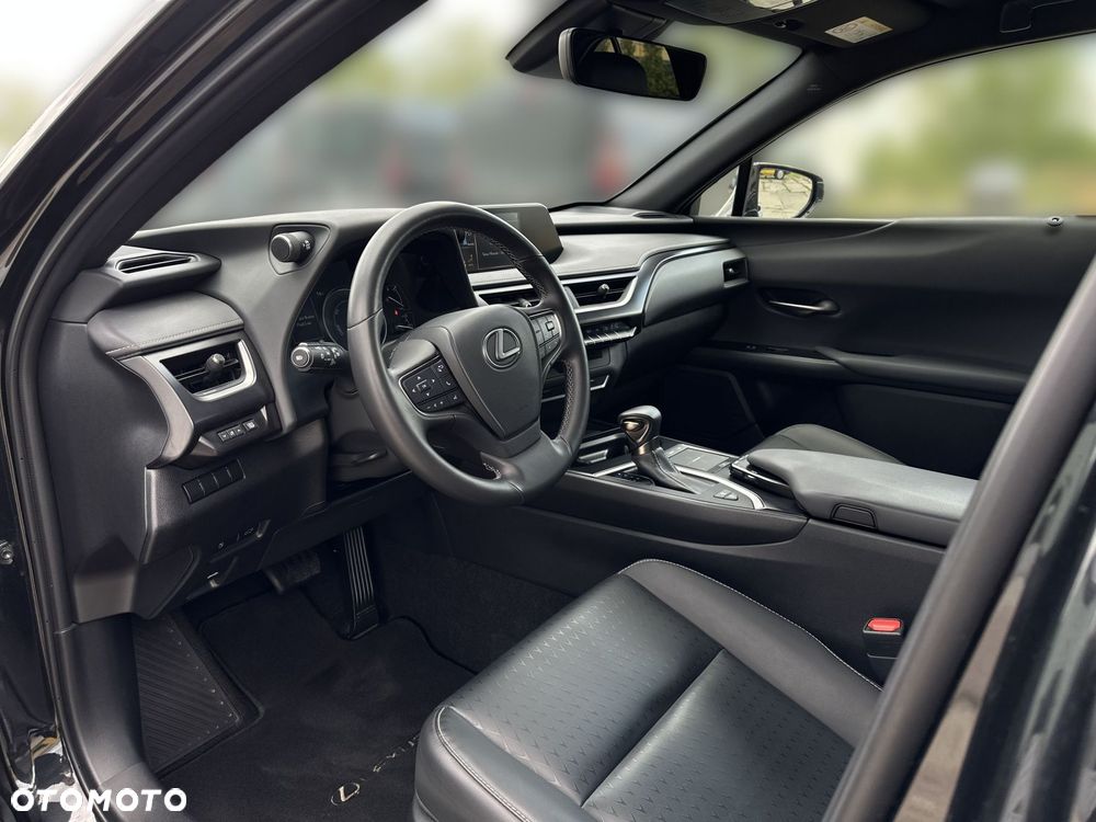 Lexus UX 250h GPF F Impression 2WD - 14