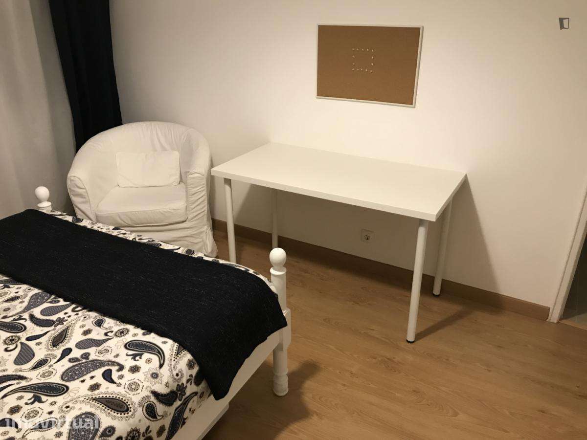Quarto - localizado em Pontinha Lisbon - Grande imagem: 2/15