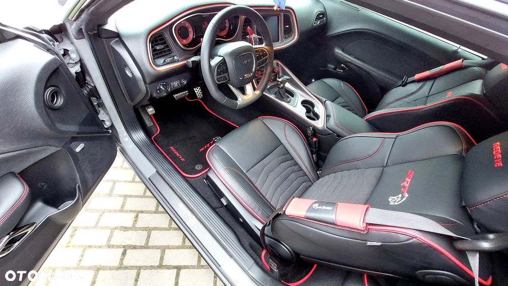 Dodge Challenger - 18